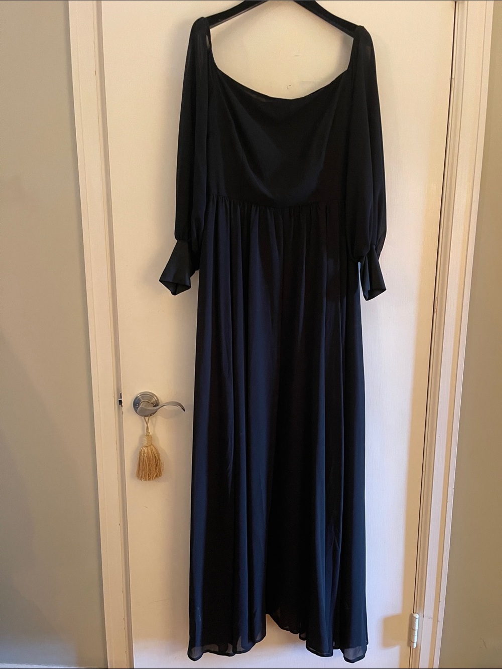 Elegant Black Long Sleeve Maxi Dress